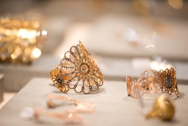 The House of Aziz & Walid Mouzannar Launches the exclusive Hayat Albi Collection
